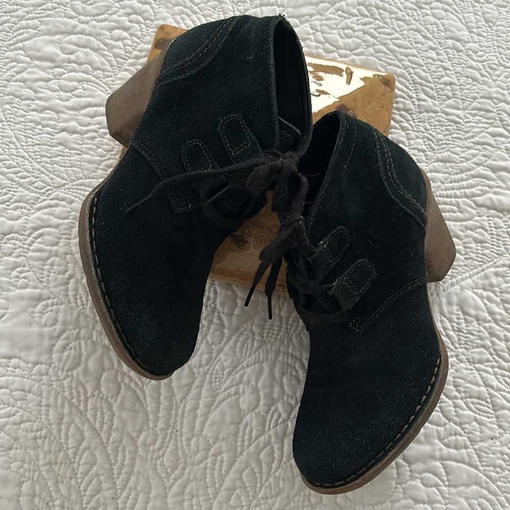 CLARKS Unstructured Booties - Picture 7 of 8